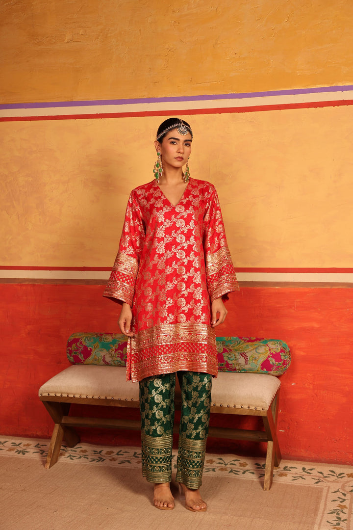 Banarasi Begum Tunic Set - Red and Dark Green