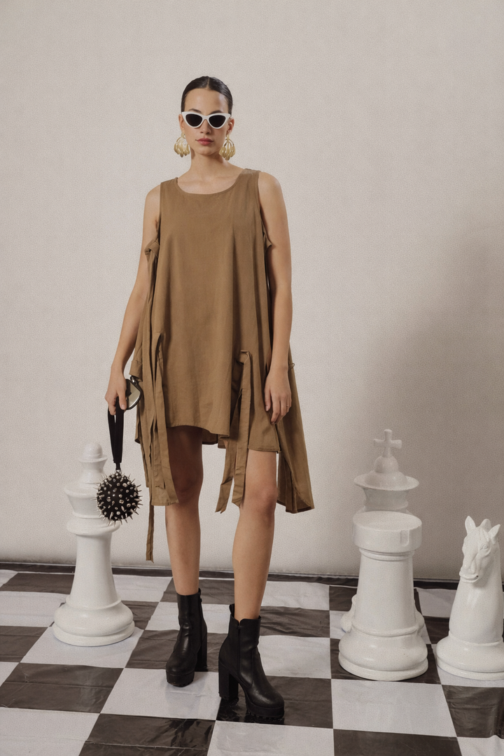 DAHLIA DISTRESSED TOP- BEIGE