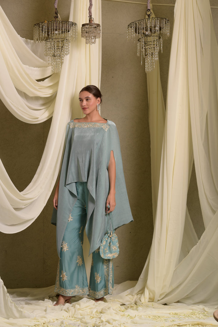 Reyna Gara Glazed Pleated Cape Coordinated with Slit Pants- Mint