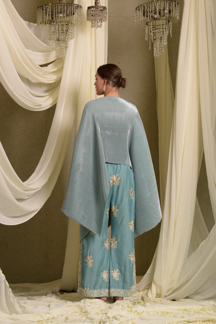 Reyna Gara Glazed Pleated Cape Coordinated with Slit Pants- Mint