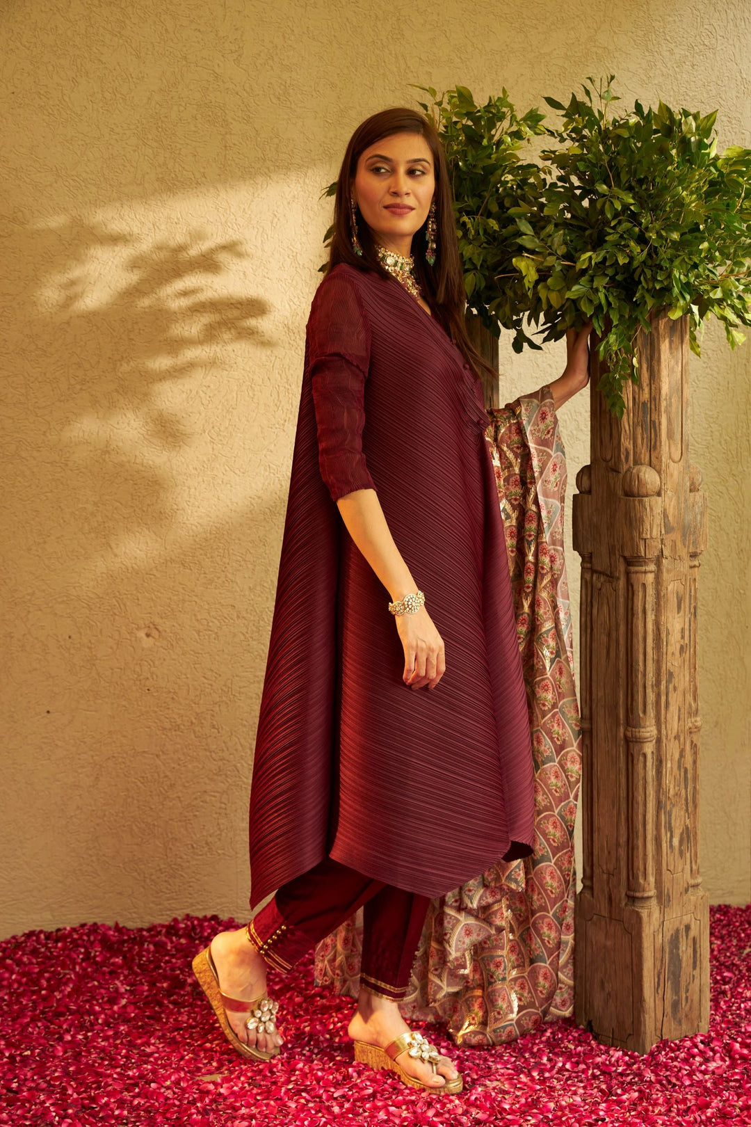 Potli Button Tunic Set With Dupatta - Maroon