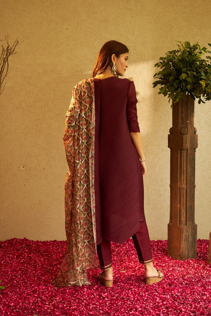 Potli Button Tunic Set With Dupatta - Maroon