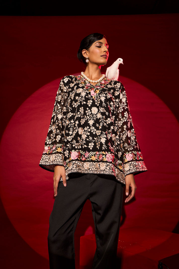 Reyna Gara V-Neck Top - Black