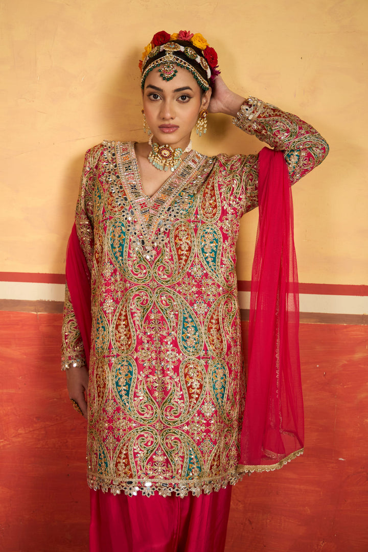 Elizey Paisley Embroidered Kurta Set - Pink