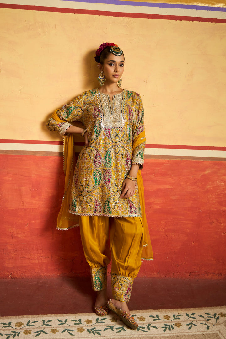 Elizey Paisley Embroidered Kurta Set - Yellow