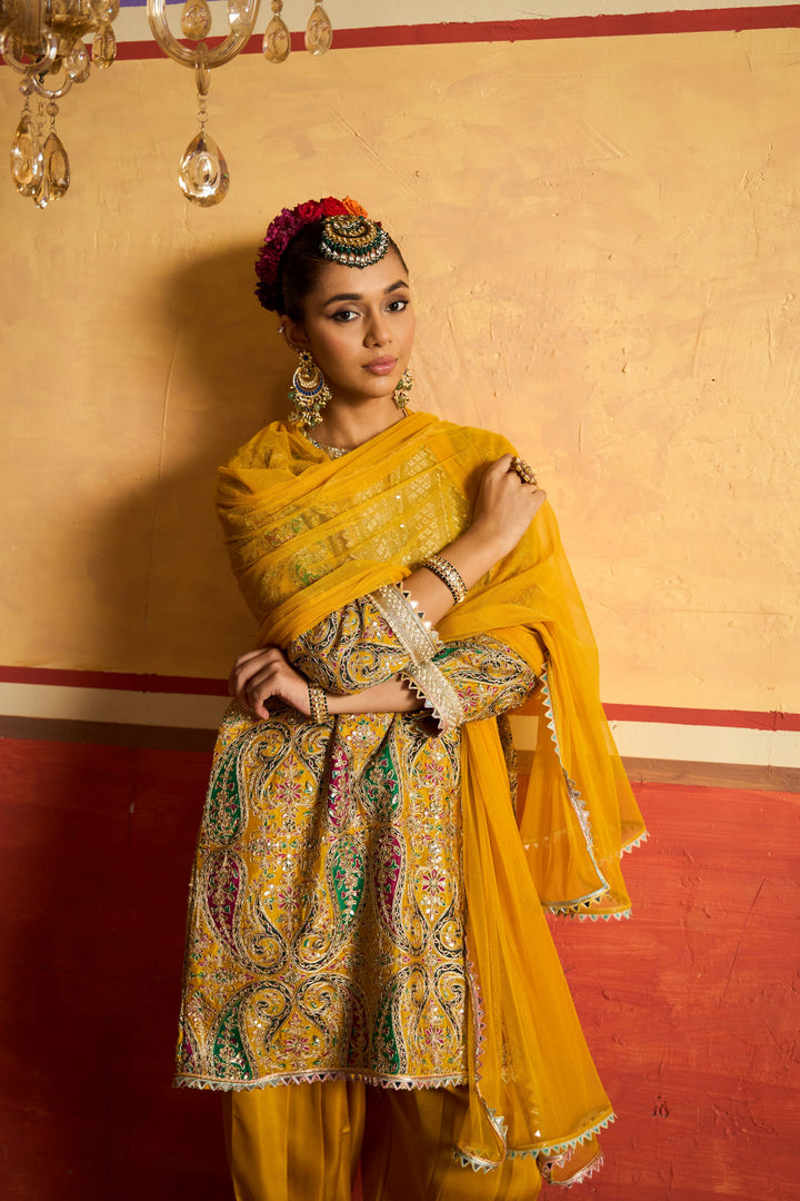 Elizey Paisley Embroidered Kurta Set - Yellow