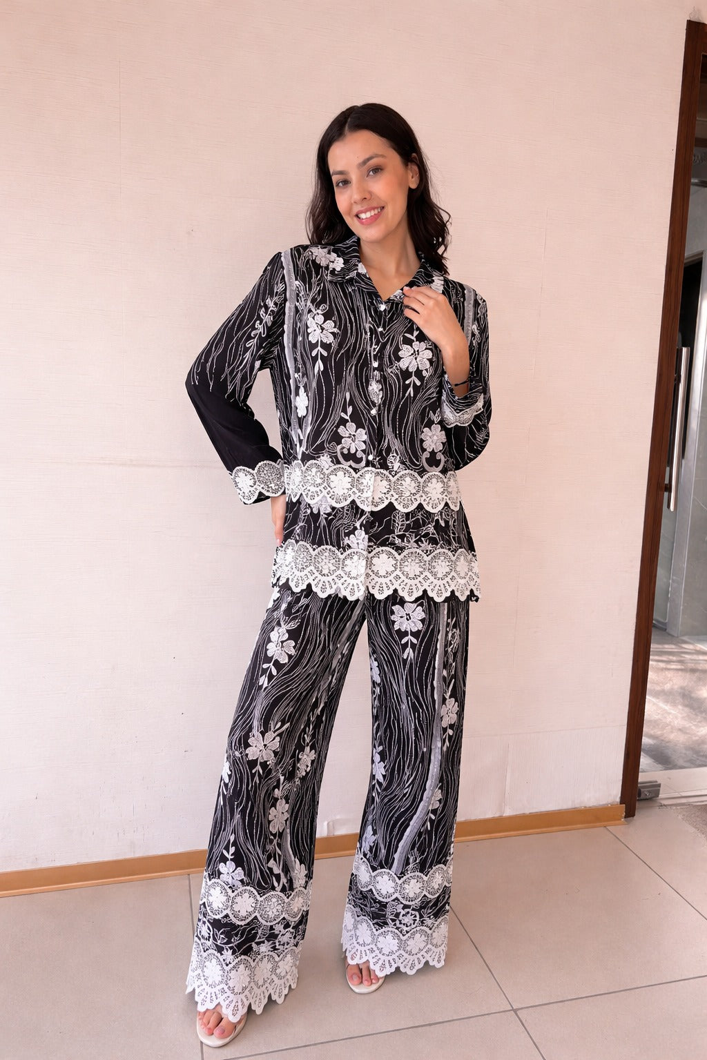 FAYOLA LACE DISTRESSED SET- BLACK