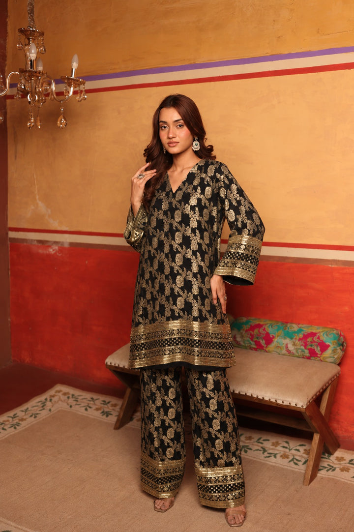 Banarasi Begum Tunic Set- Black