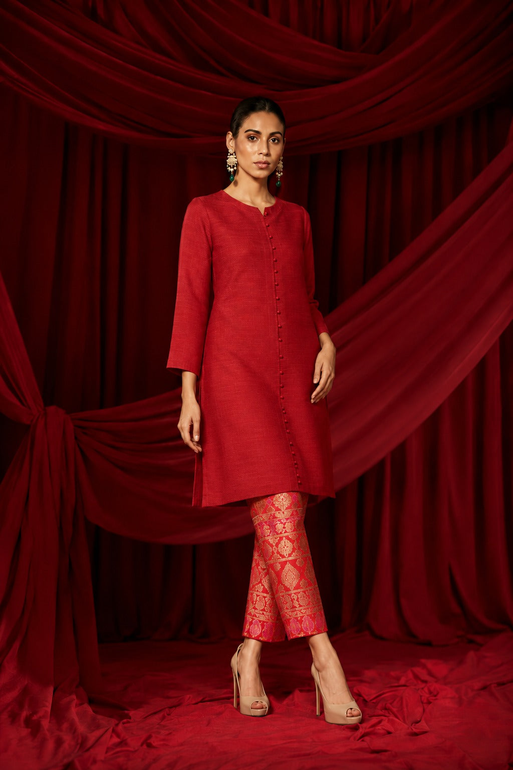 PLEATED TUNIC WITH BROCADE PANT -RED