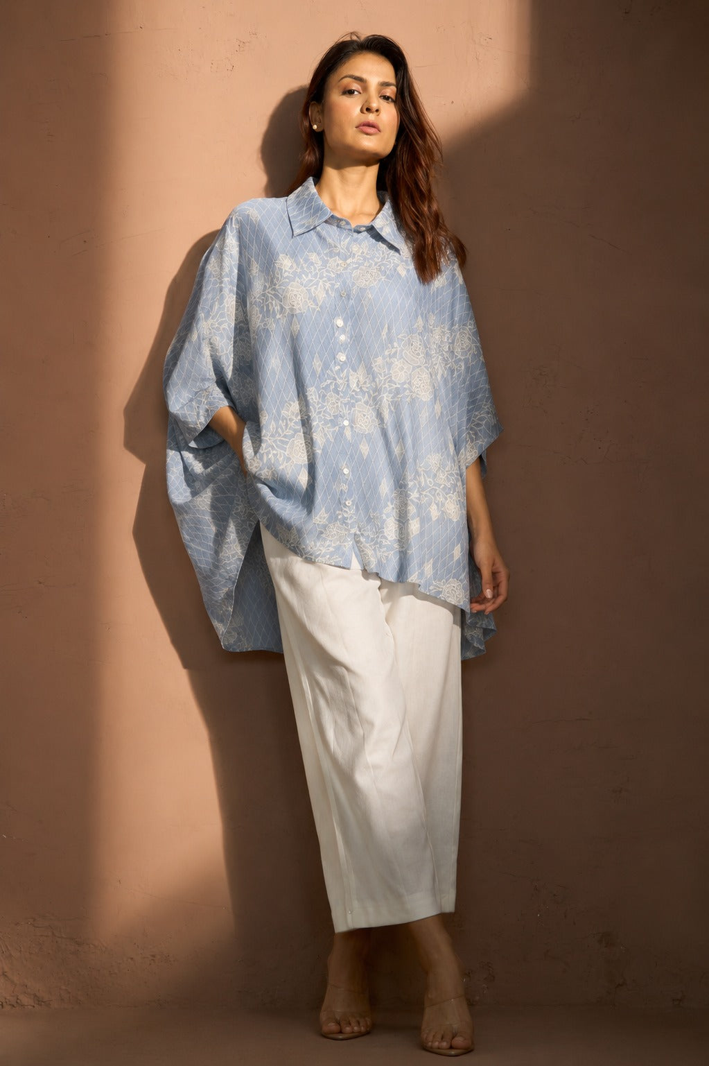 ELAHE EMBROIDERED ROSE JARDIN SHIRT - DUSKY BLUE