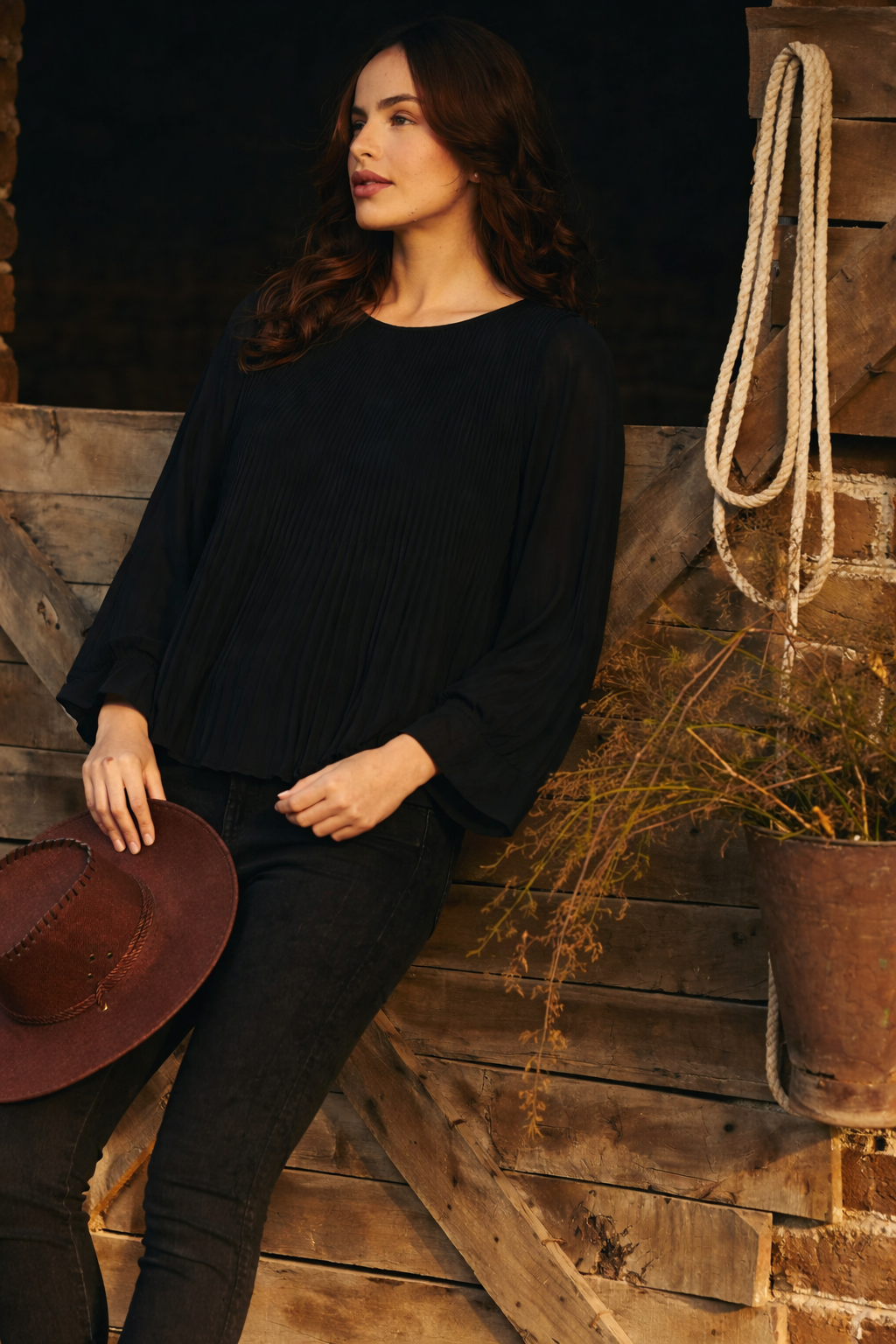 PLEATED TOP - BLACK