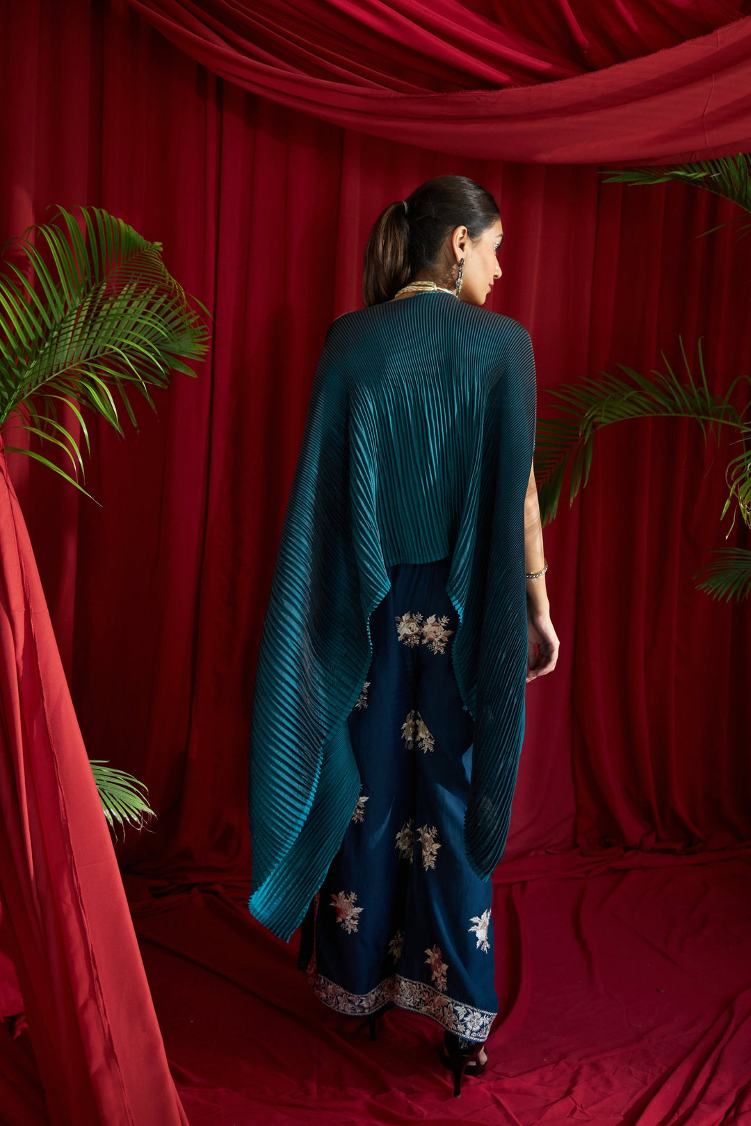 Reyna Gara Glazed Pleated Cape Coordinated with Slit Pants- Teal