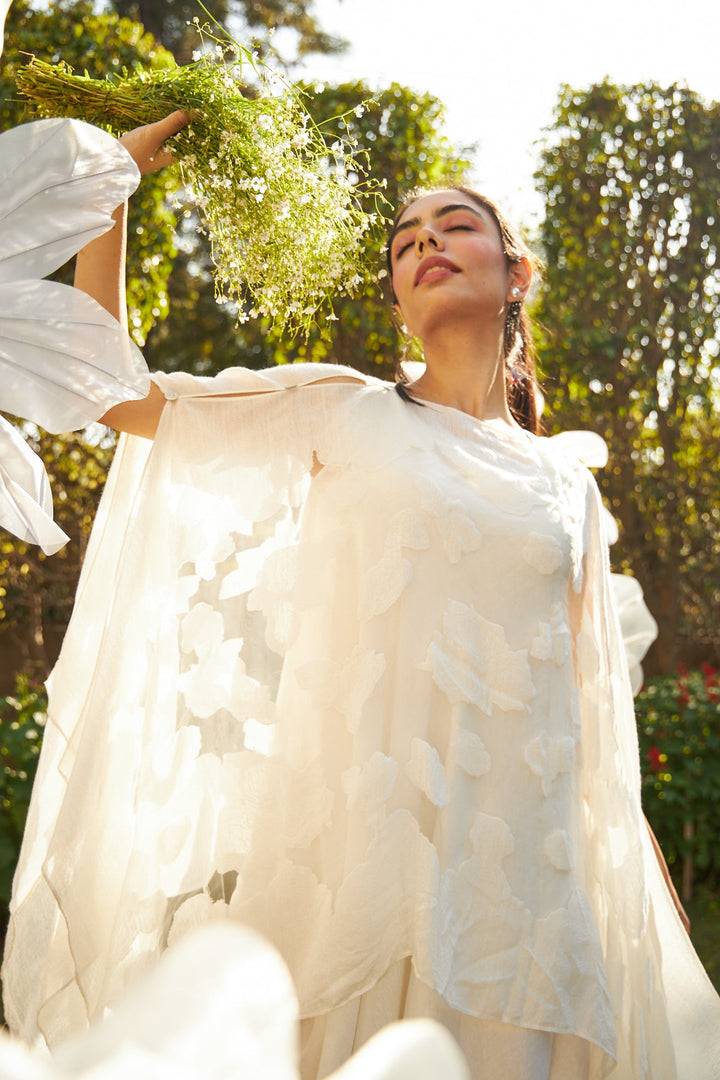 Slip Easy Dress With Organza Cape - Fairy White